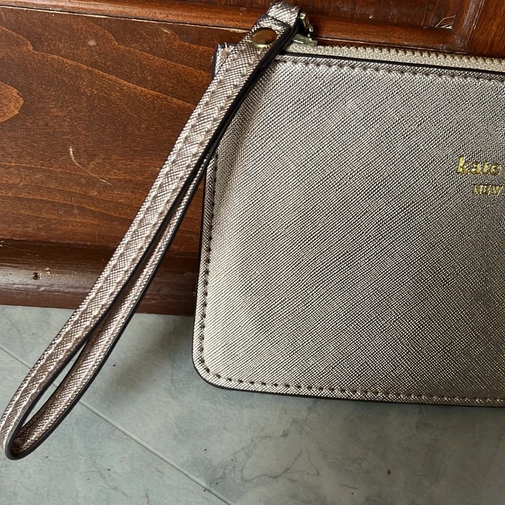 Kate Spade  NWOT   Taupe shimmer flat zip top  Wallet   Wristlet     8w x 5 h